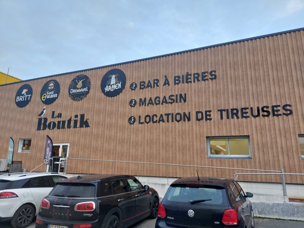 Nouvelles enseignes posées chez BRITT Trégunc