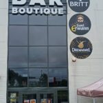 Enseigne lumineuse et signalétique pour BRITT à Concarneau — visibilité maximale